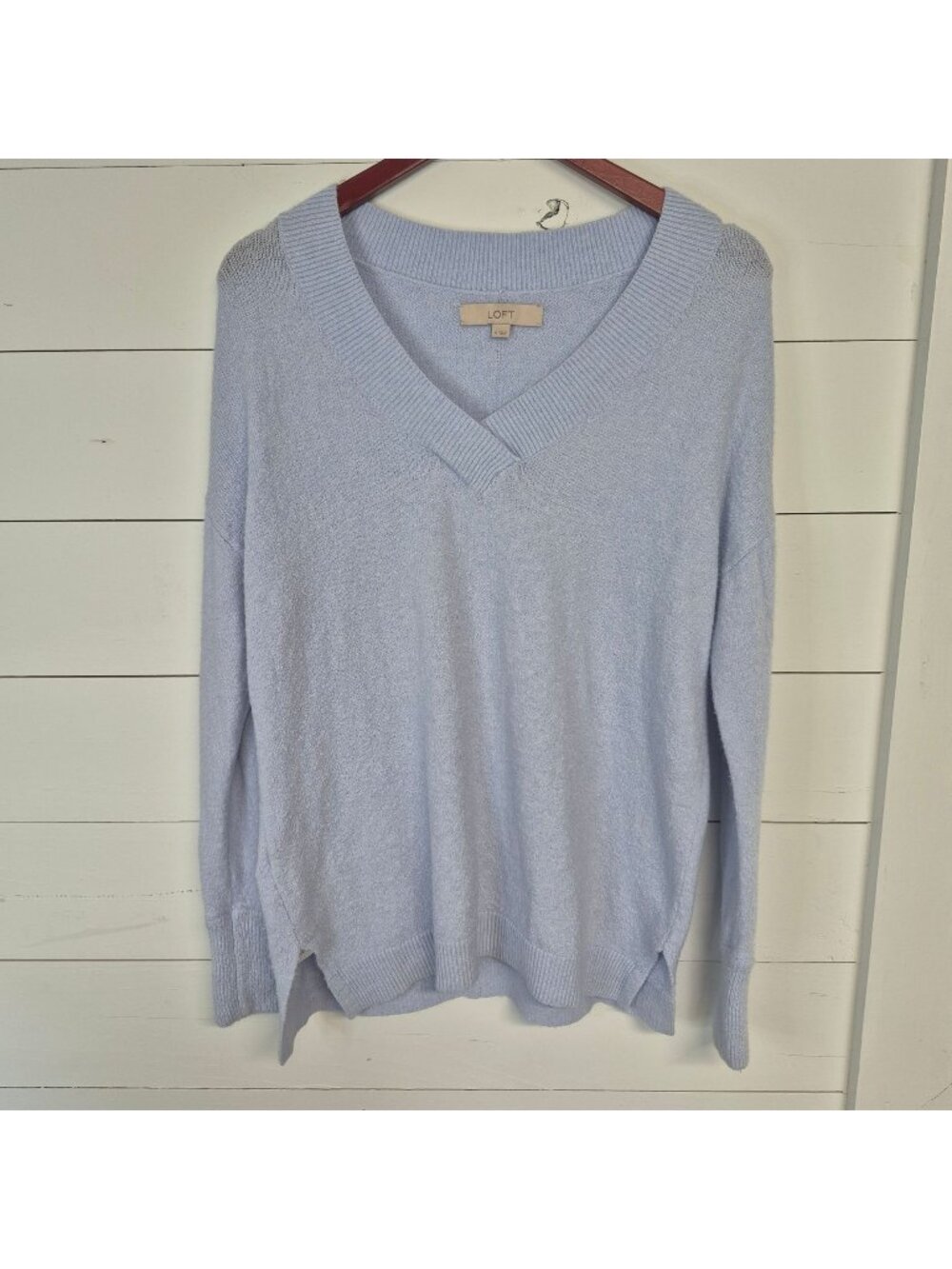 Loft Women’s Light Blue V-Neck‎ Long Sleeve Soft Knit Sweater Sz M